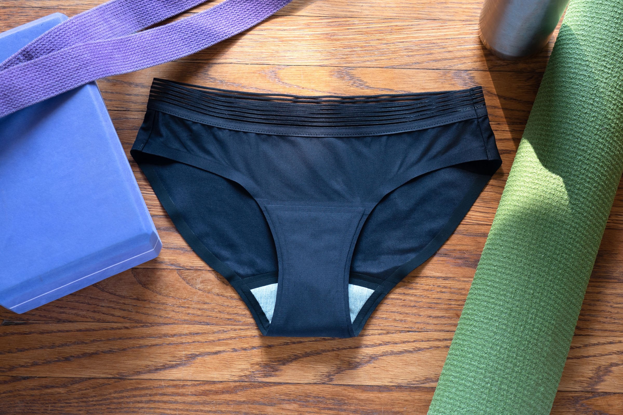 Women's Leak Proof Absorbent High Waist Panties, 1 Pair